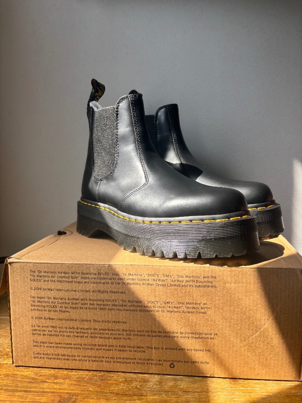 Doc Martens 2976 Quad Platform Chelsea Boots black W10/M9